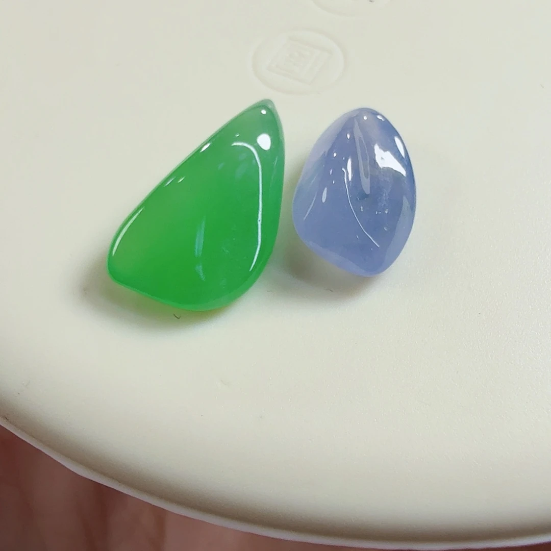 翡翠未镶嵌颈饰裸石