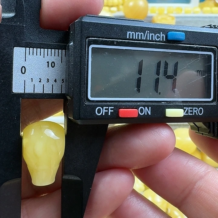 蜜蜡未镶嵌裸石11杂