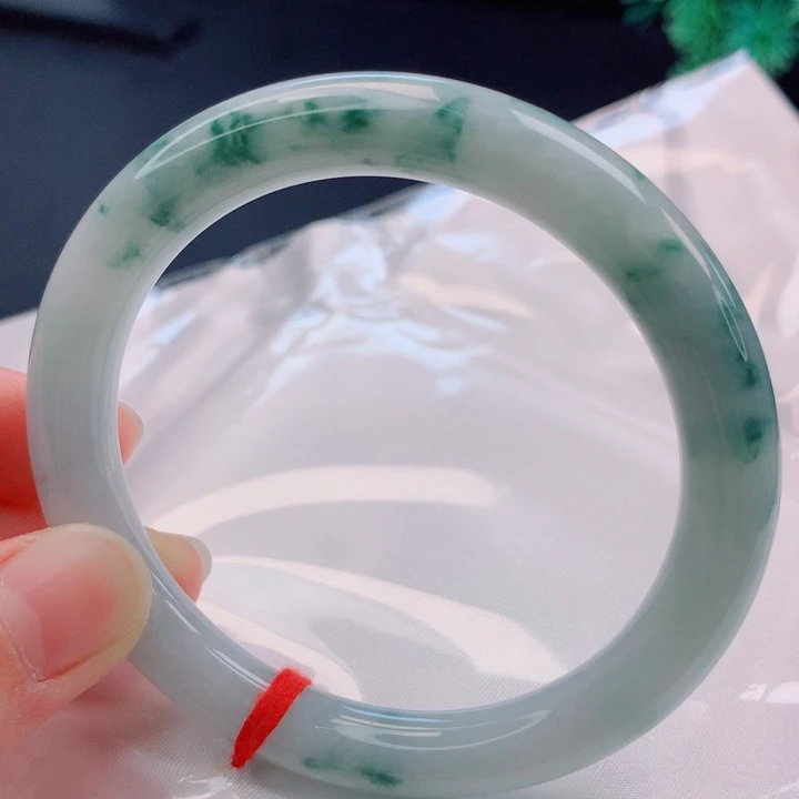 翡翠未镶嵌手镯（圆镯）58。59