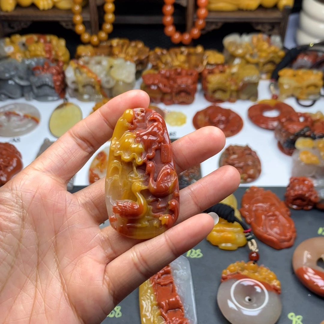 石英质玉（黄龙玉）挂件未镶嵌