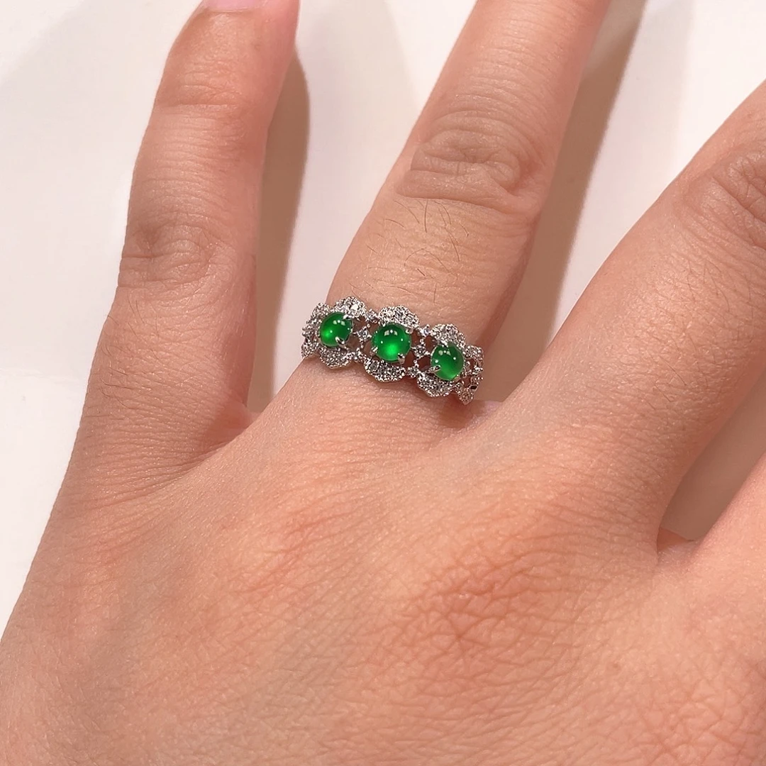 18K金镶嵌戒指翡翠南非钻