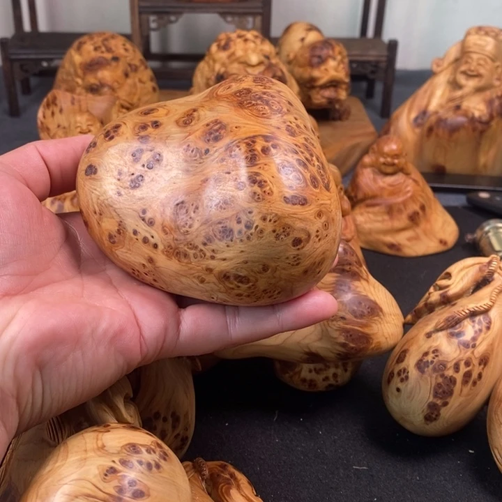 柏木大*哥满瘤疤随行大手把件