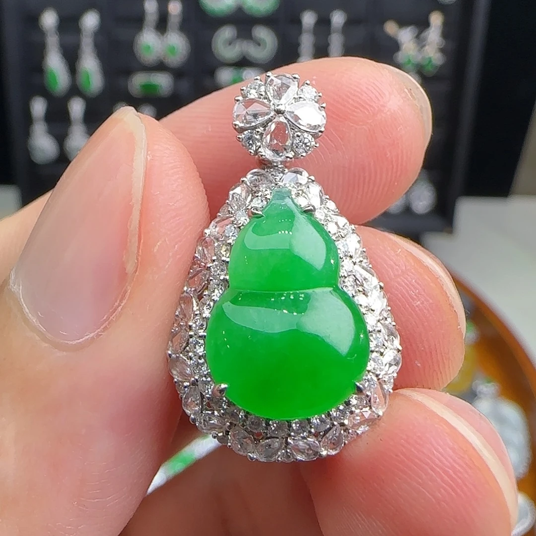 翡翠18K金镶嵌颈饰天然翡翠