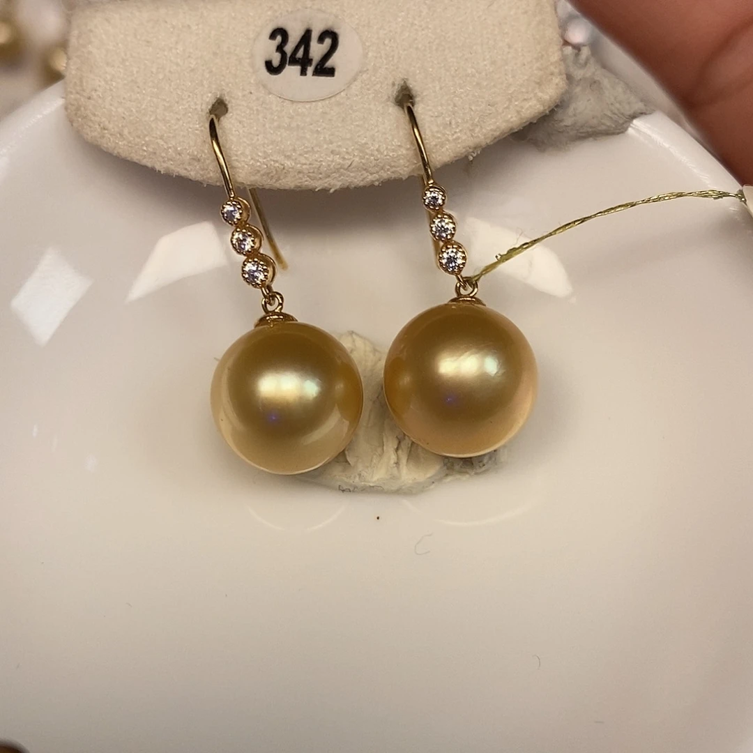 耳饰18K金镶嵌海水珍珠