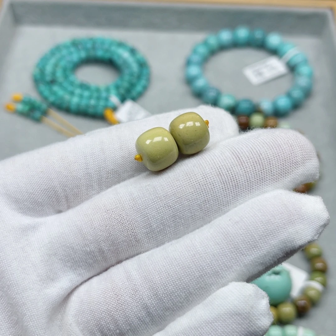 绿松石未镶嵌挂件