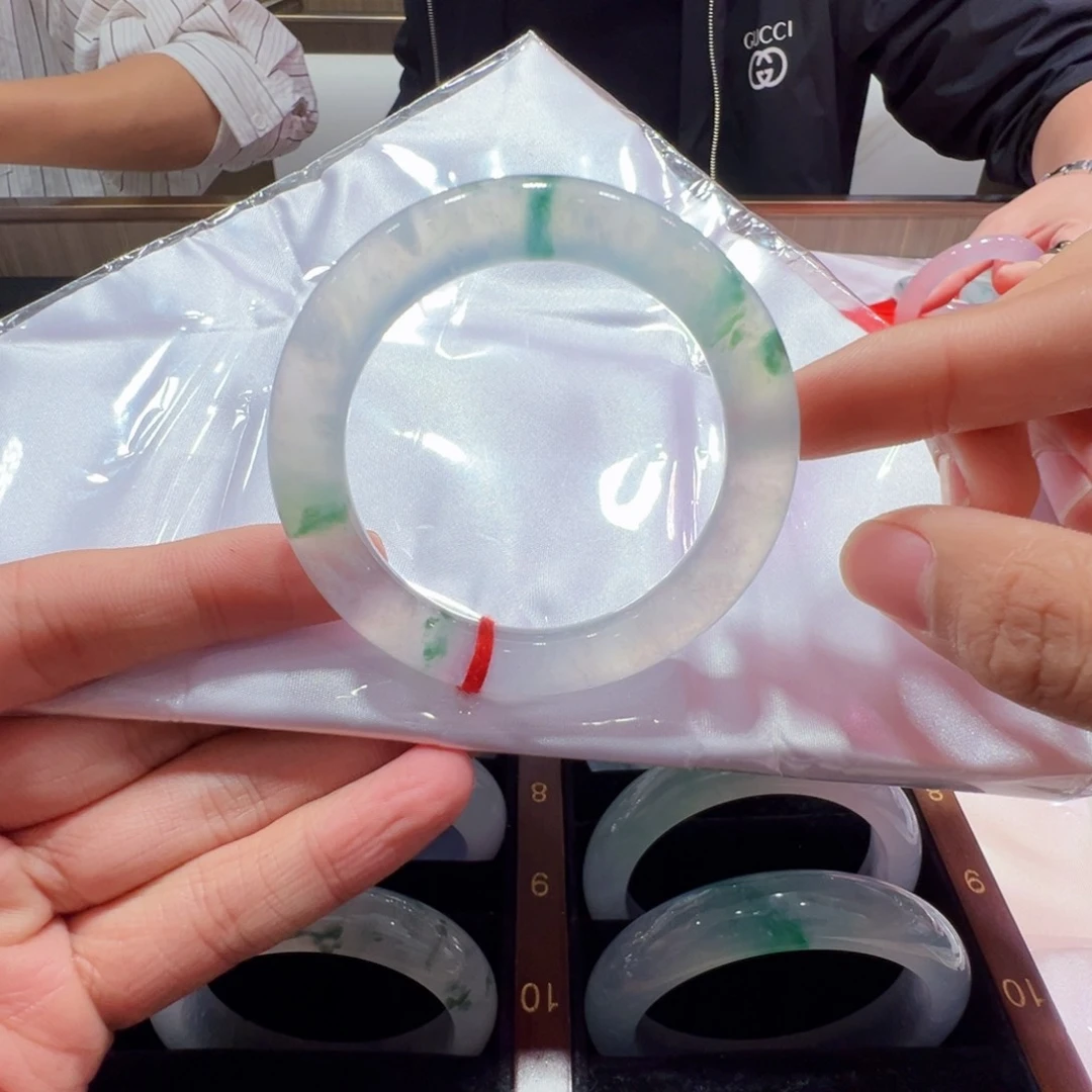 翡翠手镯未镶嵌圆条