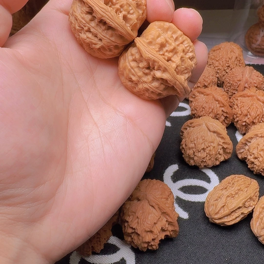 桃核把件全品望月