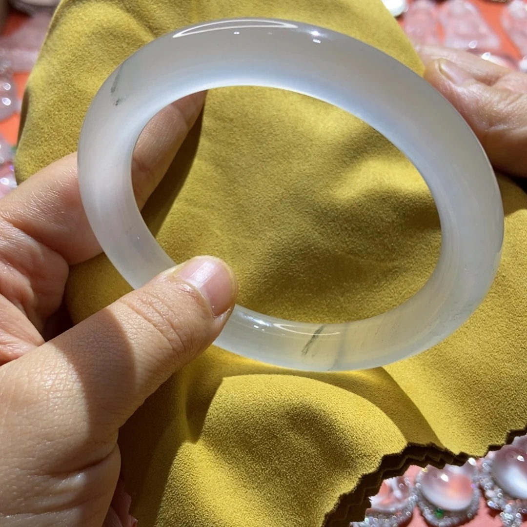 *****石英质玉未镶嵌颈饰