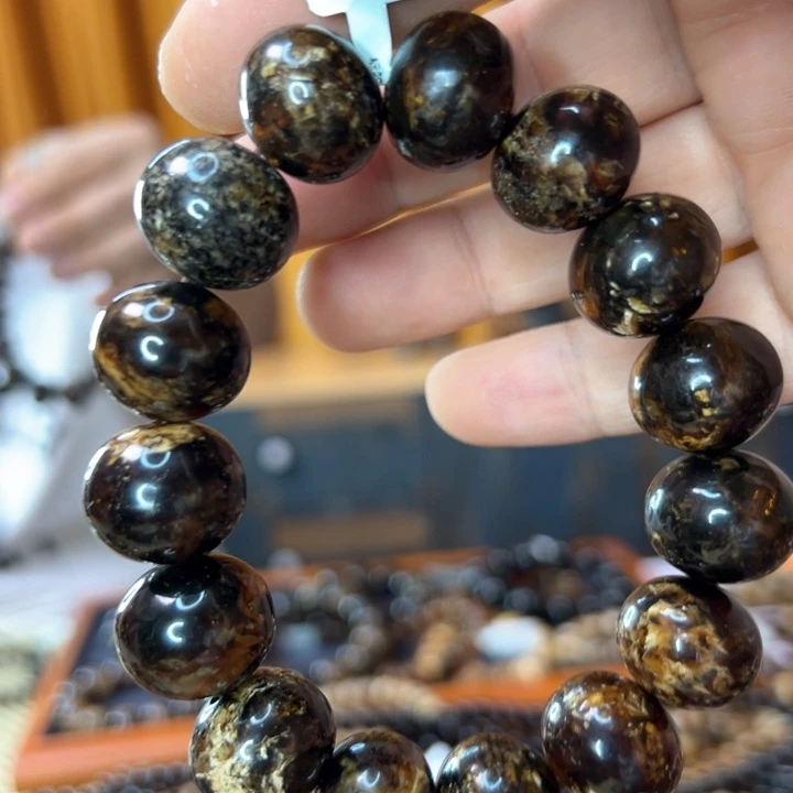 琥珀裸石未镶嵌A*e抚顺1-22