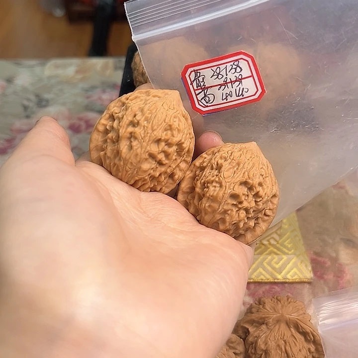 文玩核桃把件生**寄罗家沟