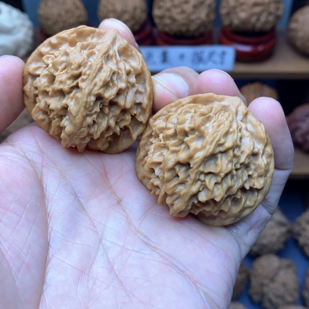 文玩核桃吊坠39皇冠狮子头