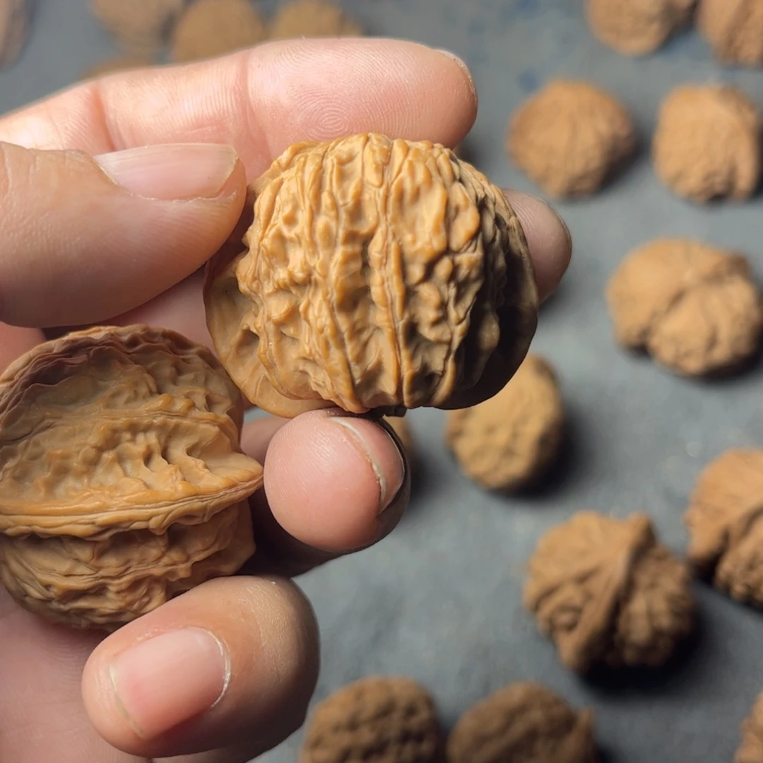 太***极吊坠文玩核桃黄干