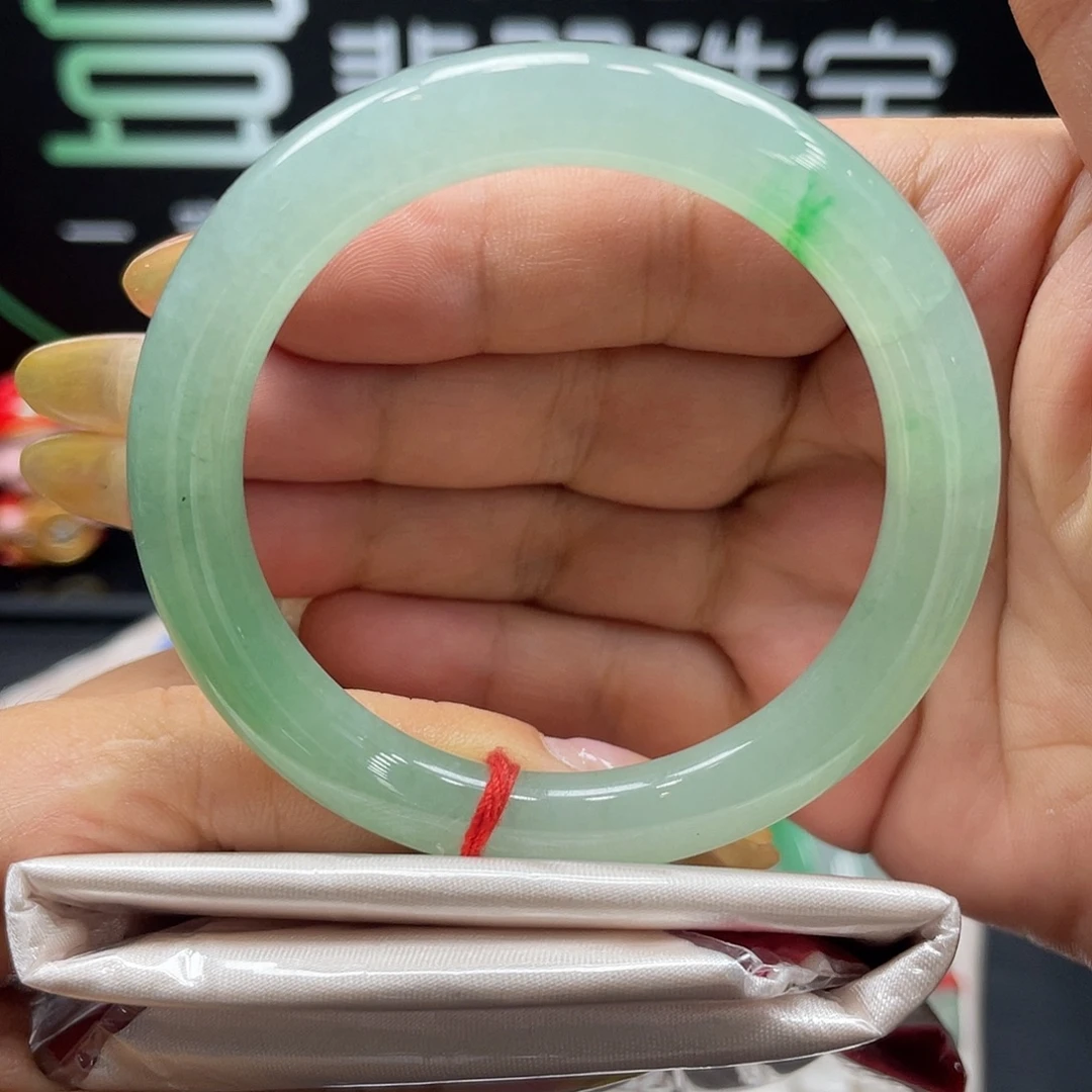 翡翠未镶嵌手镯52.1圆条