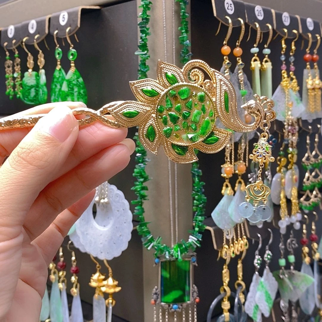 未镶嵌翡翠耳饰翡翠