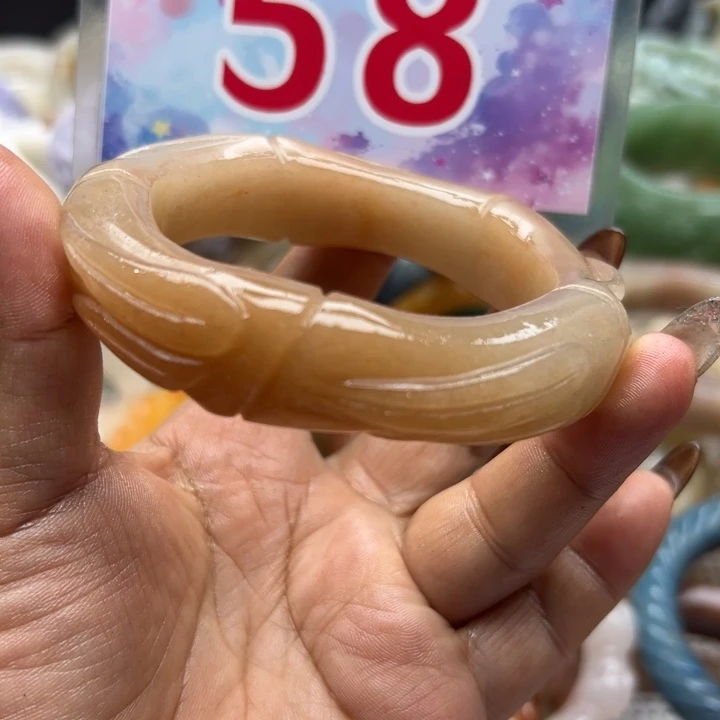 未镶嵌手镯石英岩玉