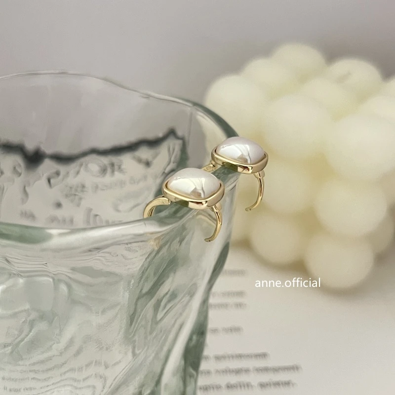 铜合金耳饰 【R232】轻奢法式方块人鱼姬耳圈时尚气质设计感耳圈