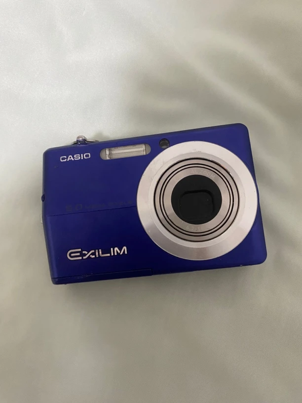 9新 Casio/卡西欧 z500蓝色热门款ccd数码相机
