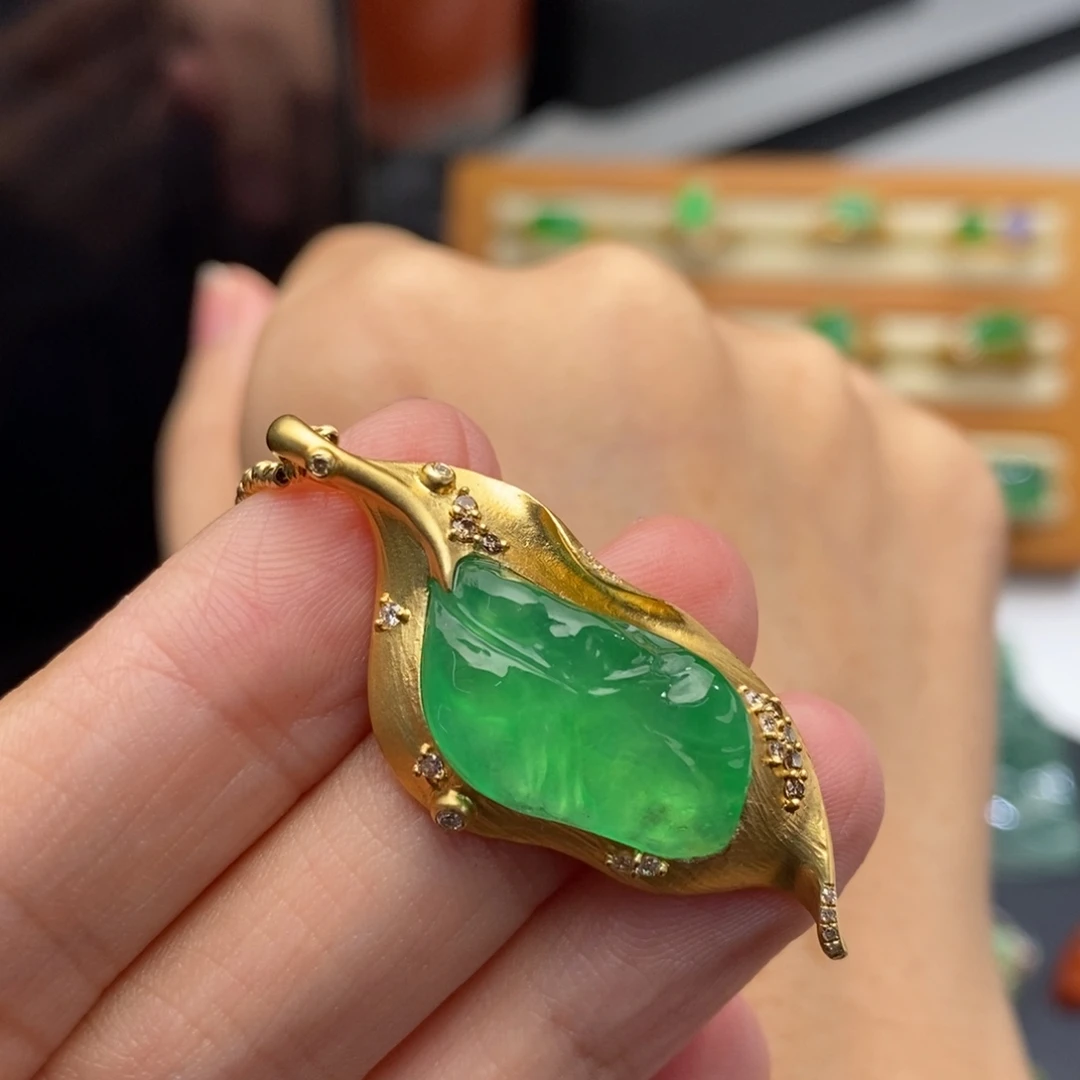 定制翡翠18K金镶嵌金枝玉叶