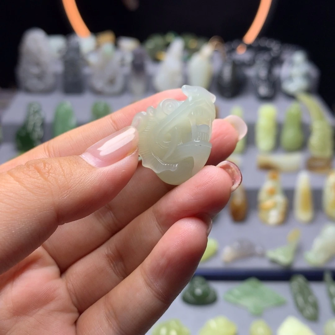 和田玉未镶嵌挂件