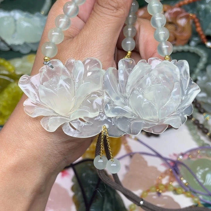 蛇纹石玉未镶嵌颈饰