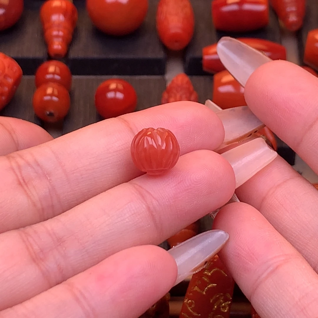 南红玛瑙未镶嵌河湾冰红莲花珠9.8mm