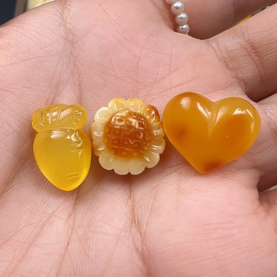 琥珀未镶嵌珠宝奇石潜**行蜜蜡