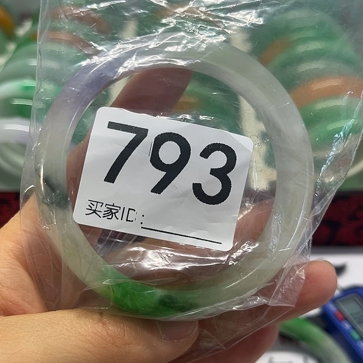 未镶嵌手镯翡翠好