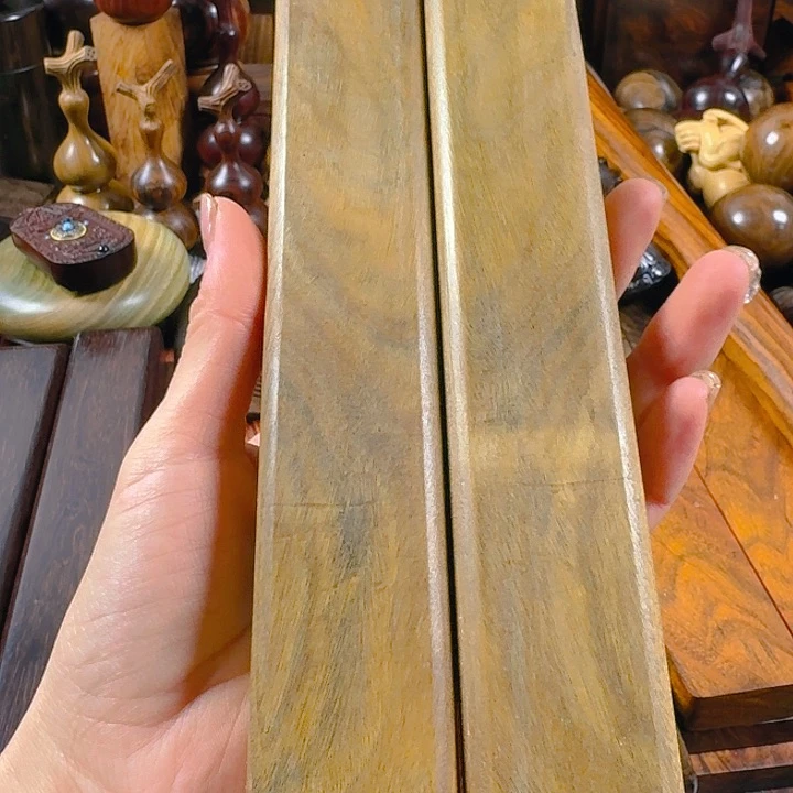 维腊木（绿檀）蓝**花（），