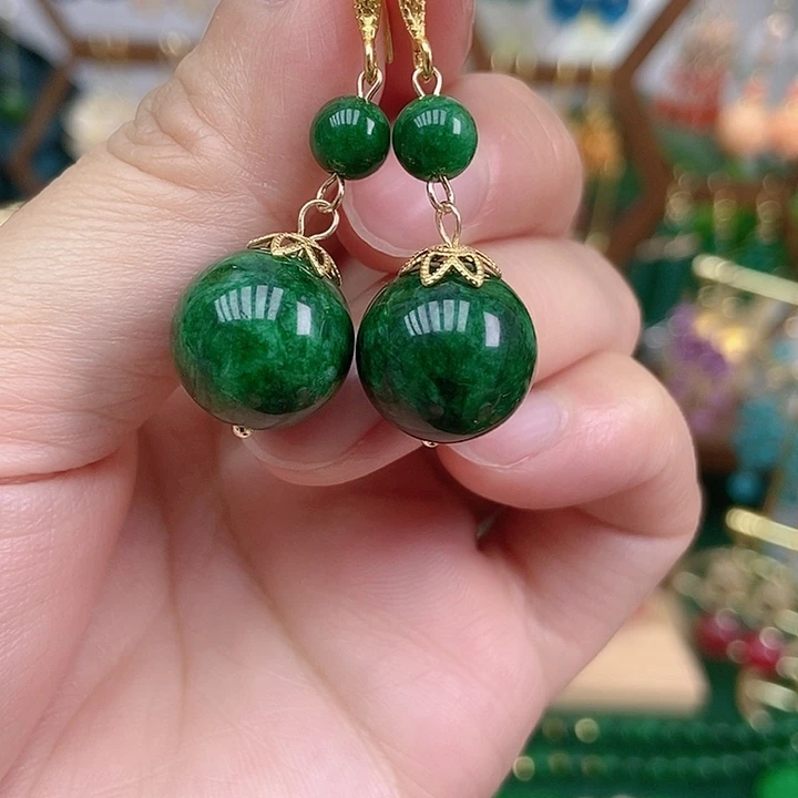 石英质玉合金耳饰