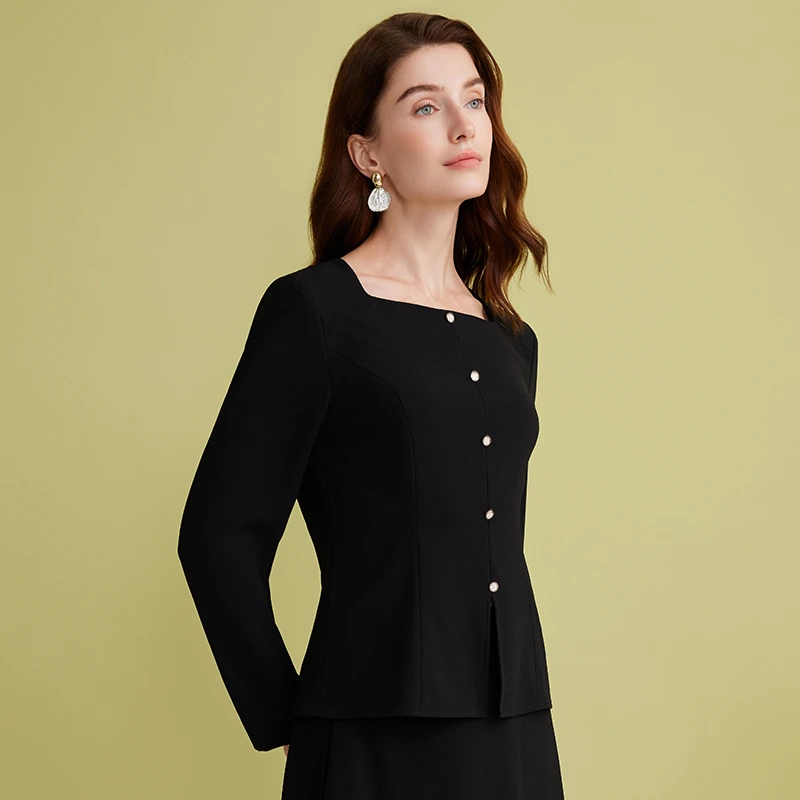 【25春意焕新】EITIE爱特爱复古气质方领百搭黑色通勤上衣A2513517