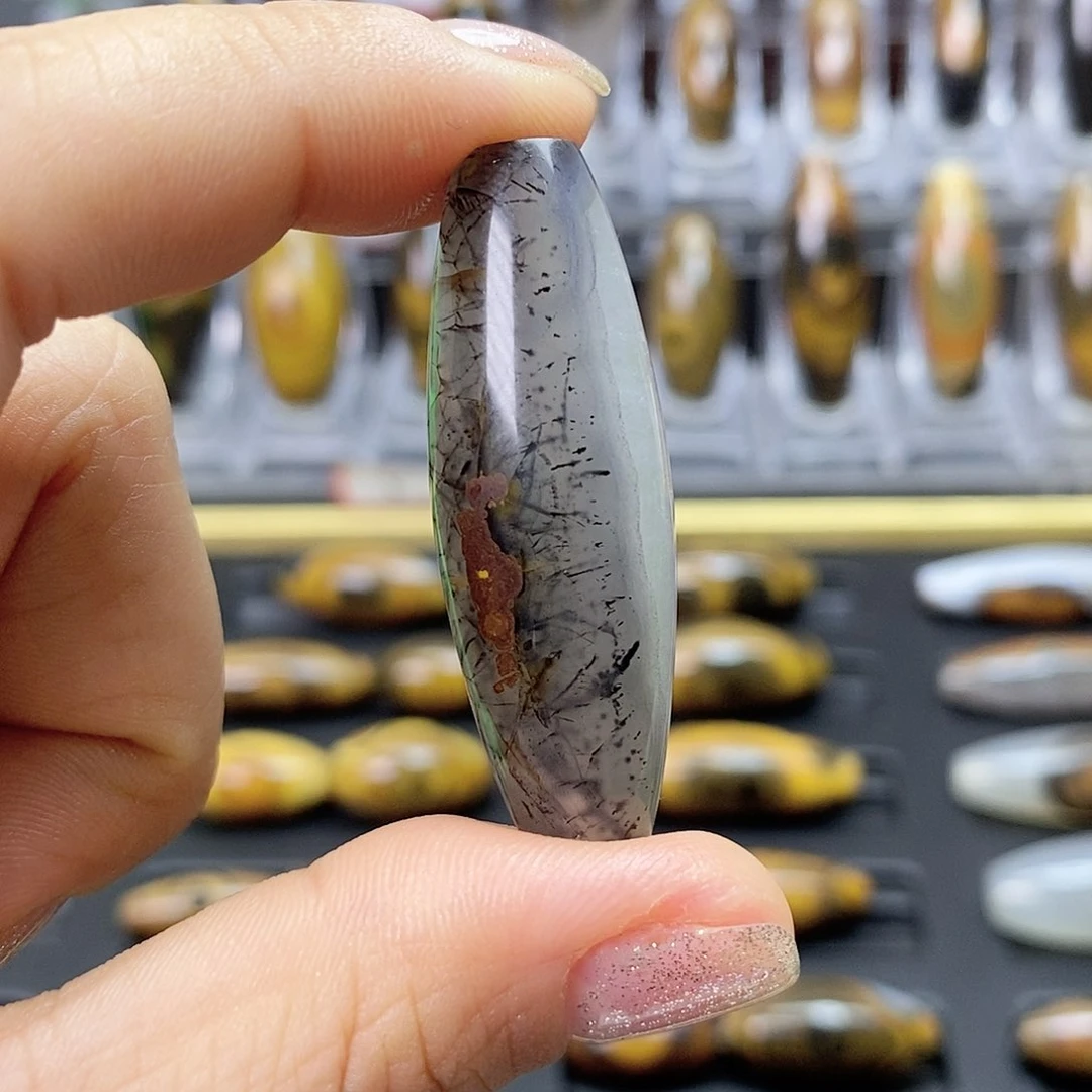 玛瑙/玉髓颈饰合金