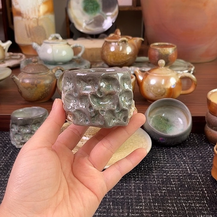 柴烧中白泥太湖石手捏杯