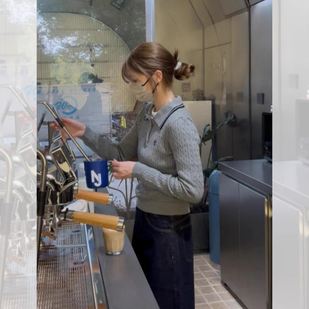 秋季新款气质灰色POLO领长袖套头刺绣针织衫毛衣女设计感小众上衣