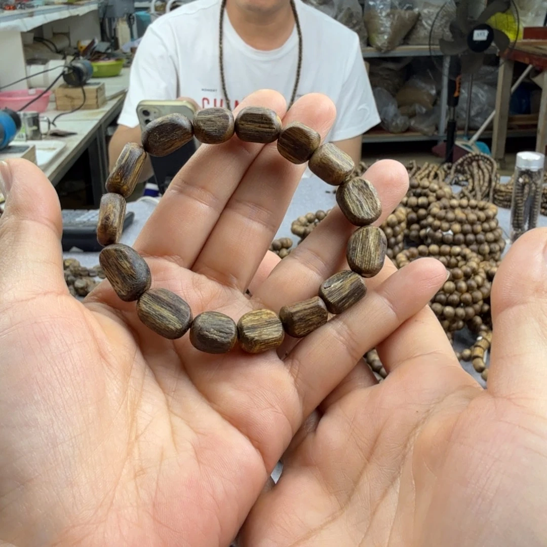 遇***师沉香沉香香囊随型树心珠九九沉8克