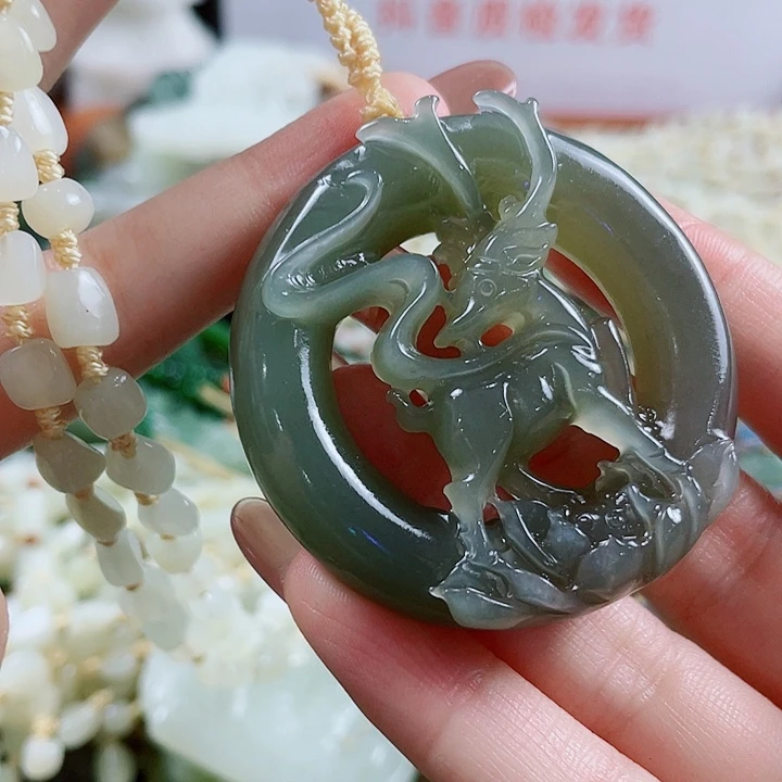 未镶嵌和田玉挂件