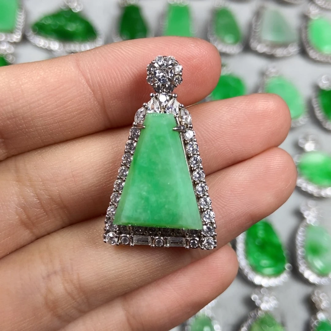 颈饰未镶嵌翡翠无事牌