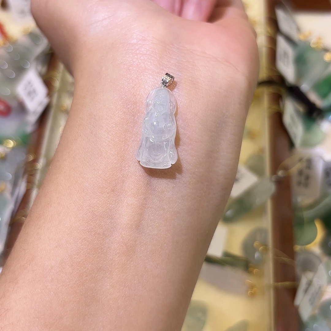 翡翠18K金镶嵌颈饰财神