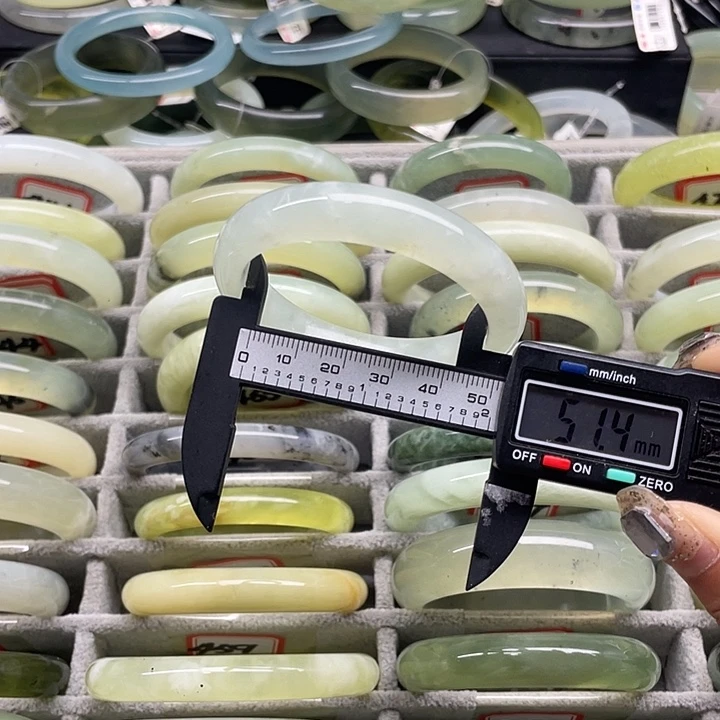 蛇纹石玉未镶嵌手镯472