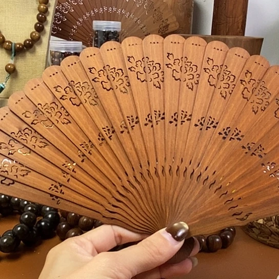 老山檀香苏扇带底座
