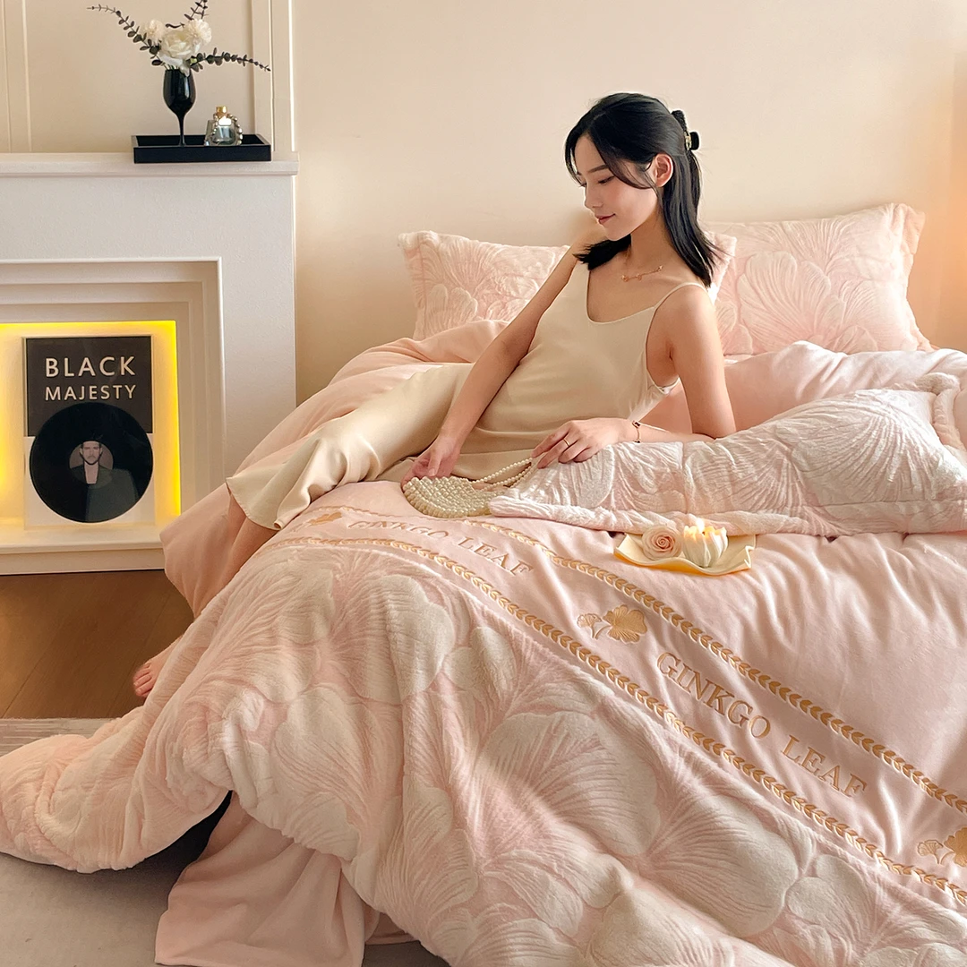 2025新款兔毛烂花牛奶绒绣花四件套（专版花型）