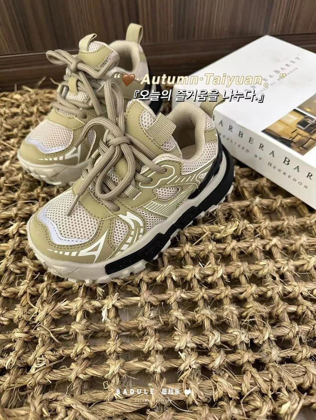 芭杜乐四季款运动鞋