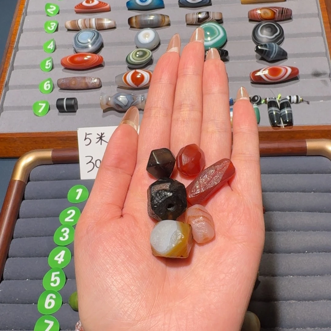 失***n玛瑙/玉髓未镶嵌珠宝半成品