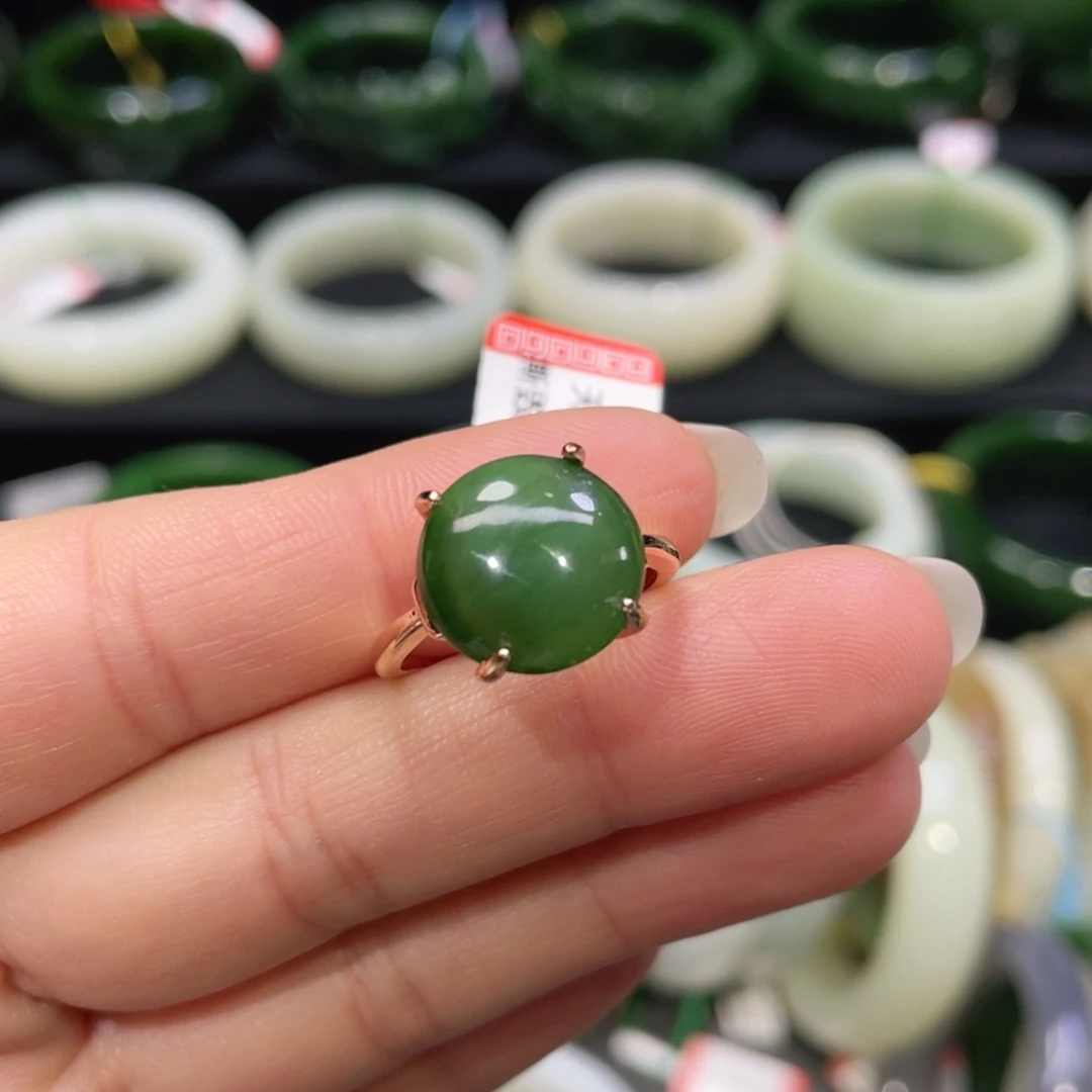 未镶嵌戒指和田玉