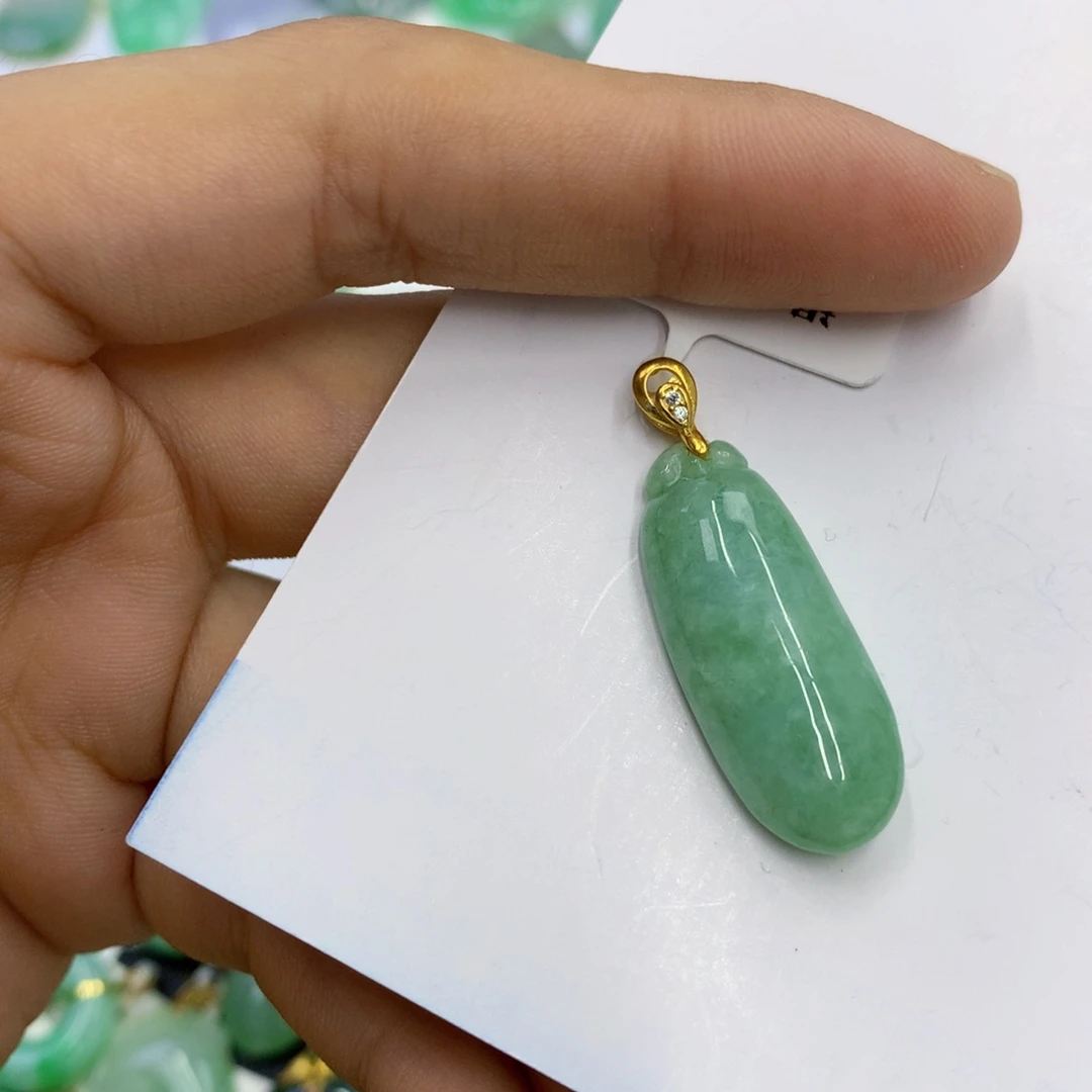 翡翠未镶嵌颈饰翡翠