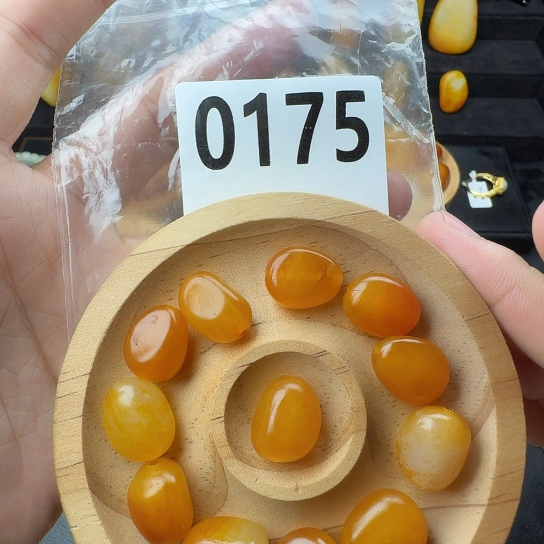 柴***茶未镶嵌手串和田玉