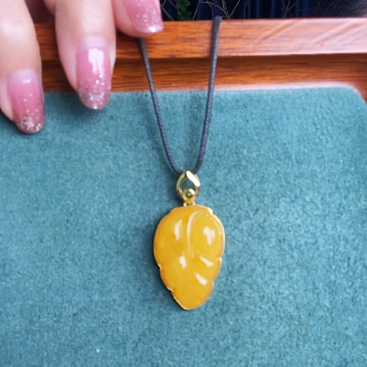 蜜蜡银S925镶嵌颈饰吊坠