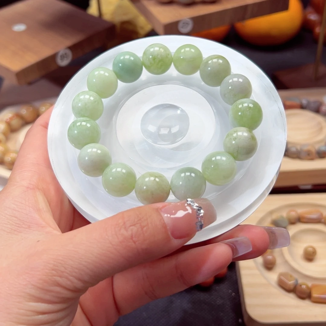 石英质玉手链未镶嵌万****富66