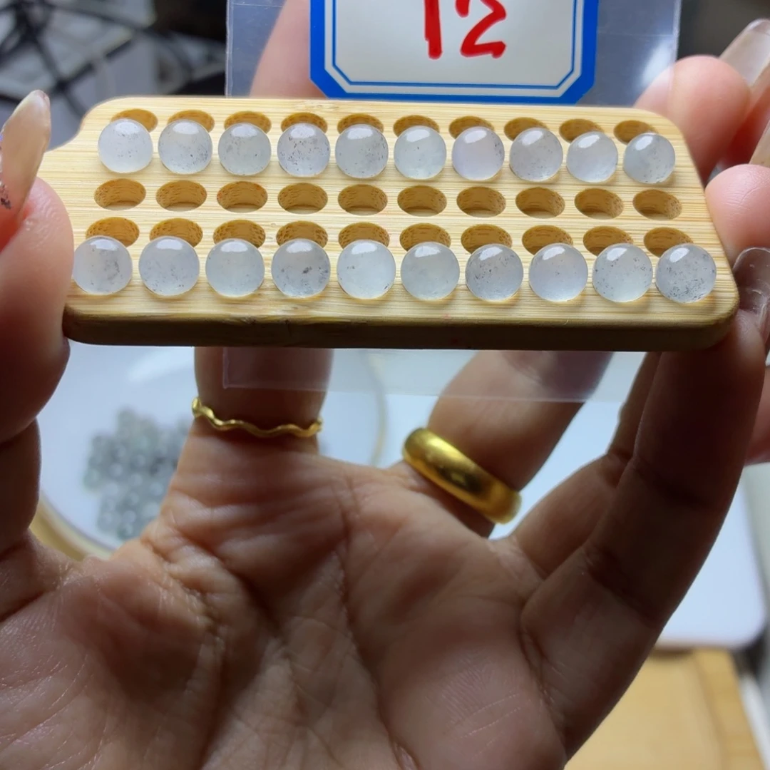 陈***士定制翡翠未镶嵌翡翠珠链