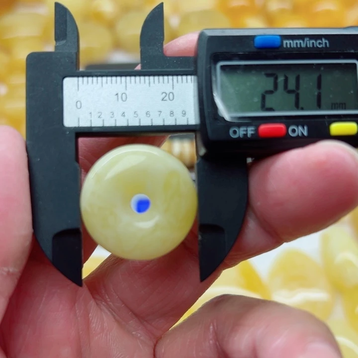 琥珀（矿物珀）未镶嵌裸石