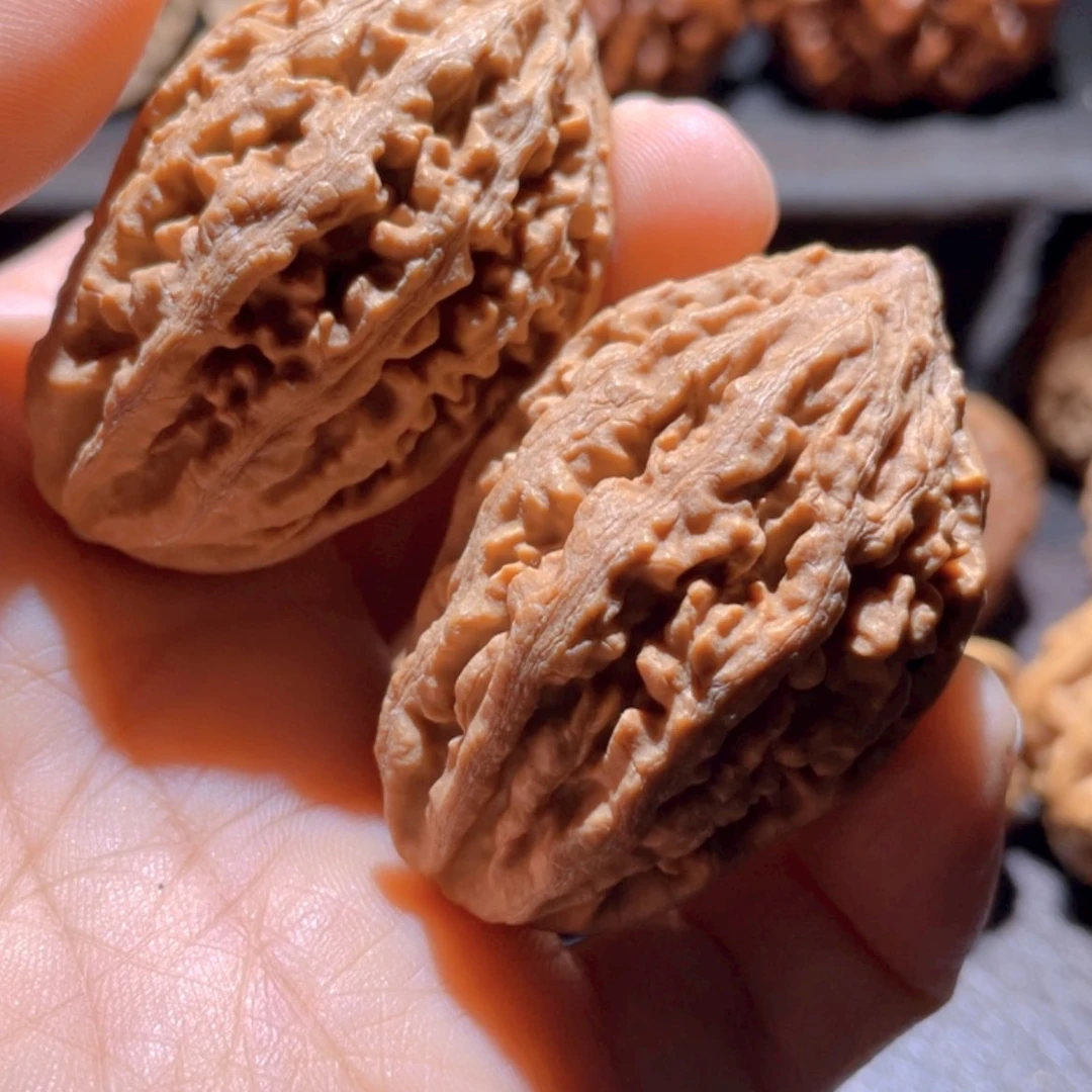 【闪购商品】文玩核桃把件雨**步东北楸子17